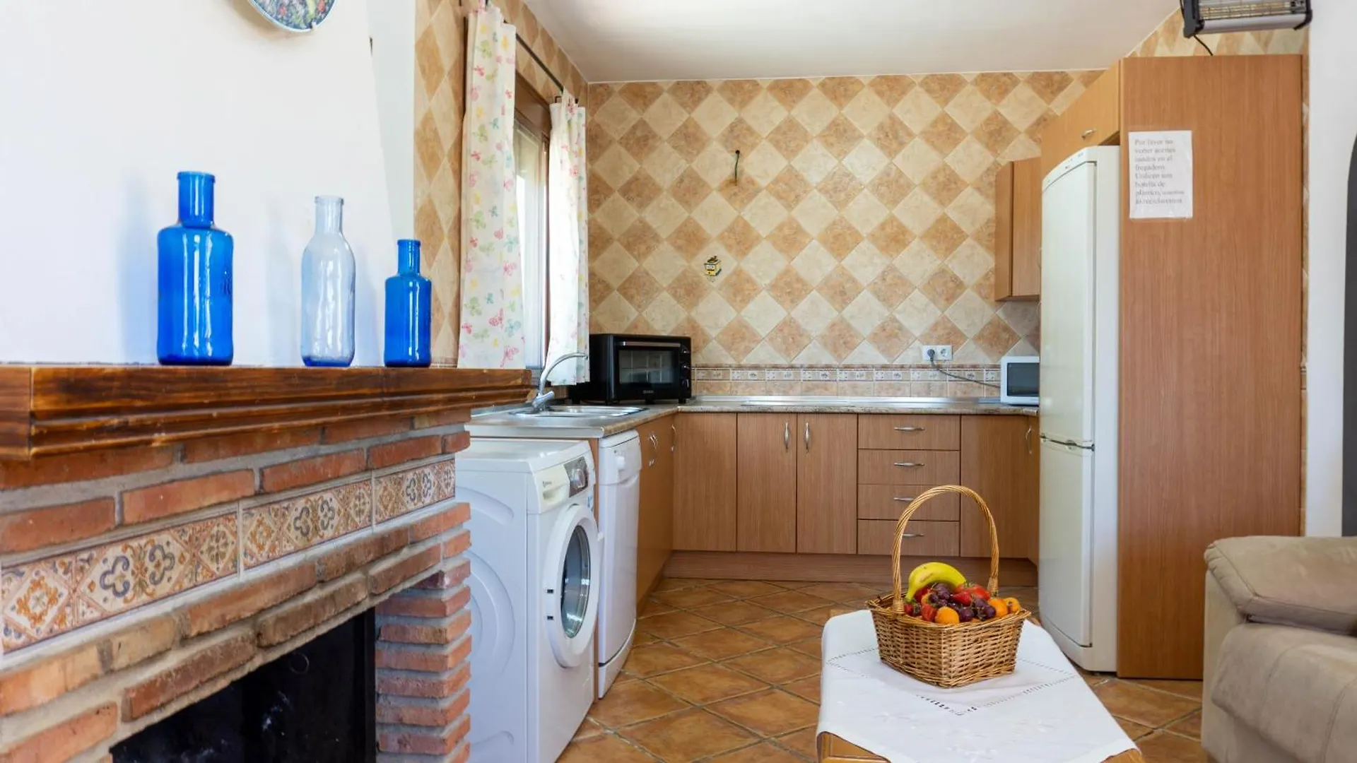 Country house La Casita Del Garrobo Guest House Comares Spain