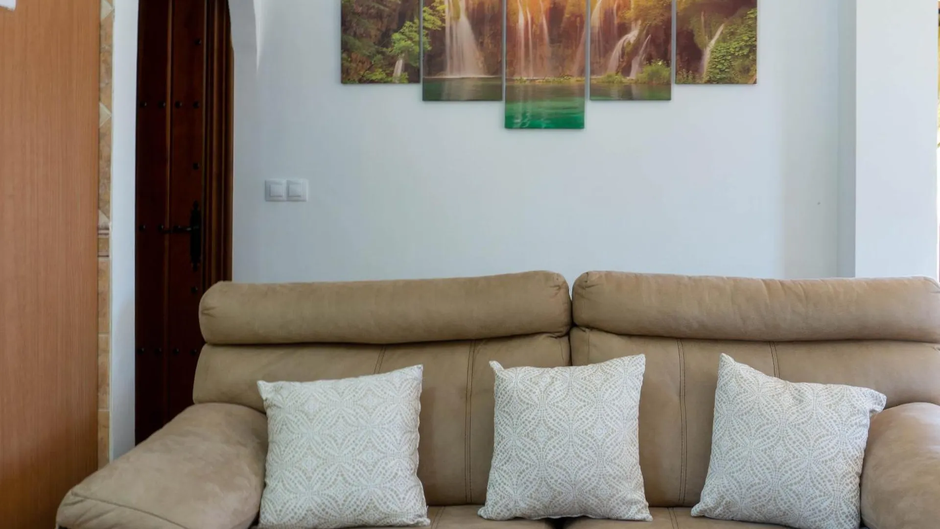 Country house La Casita Del Garrobo Guest House Comares